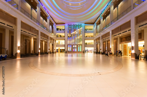 Fotografia, Obraz urban city modern office building hall interior