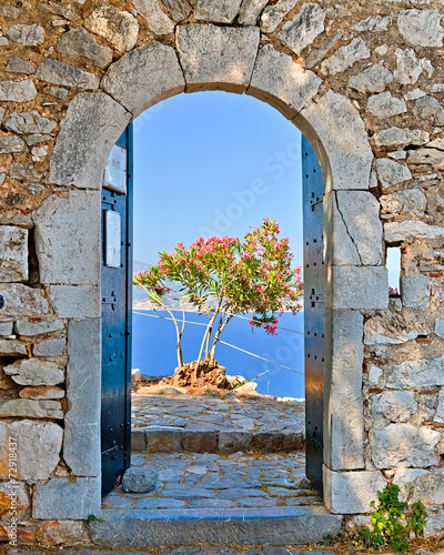 Naklejka - mata magnetyczna na lodówkę Gate in Palamidi fortress, Nafplio, Greece