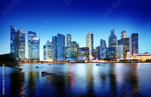 Plakat na papierze fotorealistycznym Cityscape singapur panoramiczny noc pojęć