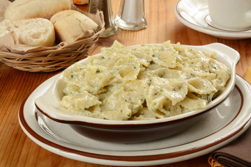 Poster - Pasta in a cramy pesto cream sauce