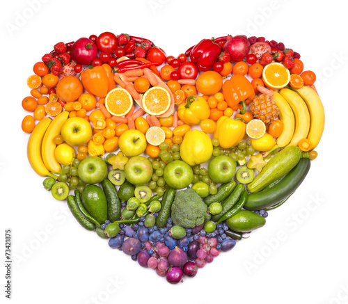 Rainbow heart of fruits and vegetables © Viktar Malyshchyts