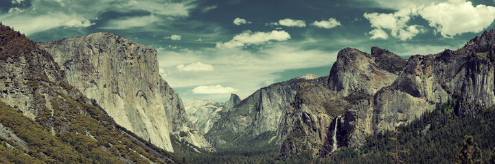 Wall Mural - Yosemite Valley