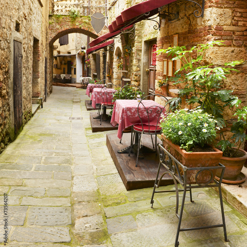 Fototapeta na wymiar Restaurant in Tuscany