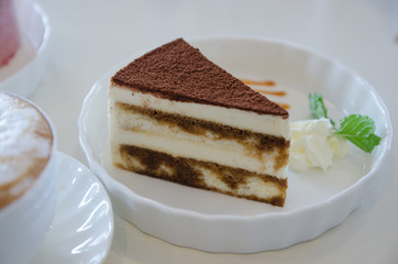 Tiramisu Cake