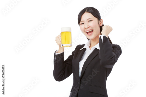 ビールジョッキを持つビジネスウーマン Stock Photo Adobe Stock ビールジョッキを持つビジネスウーマン Stock Photo Adobe Stock
