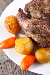 Canvas Print - roasted pork with vegetables