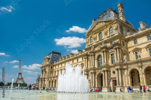 Musée du Louvre à Paris, France Poster Mural XXL