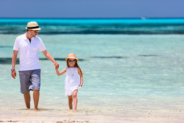 Canvas Print - Father and daughter at beach