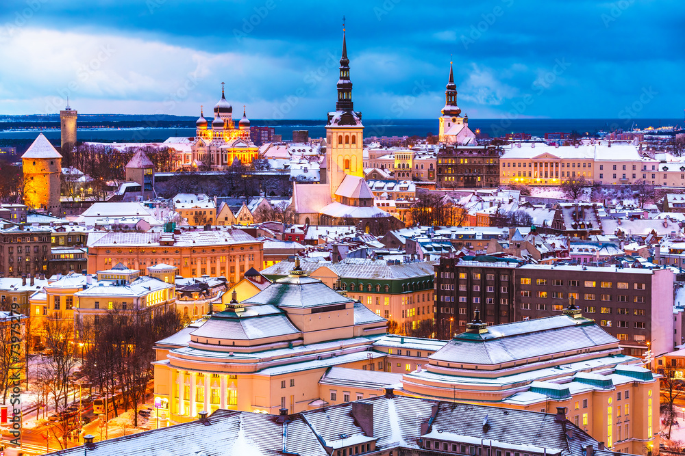 Obraz na płótnie Winter evening aerial scenery of Tallinn, Estonia w salonie