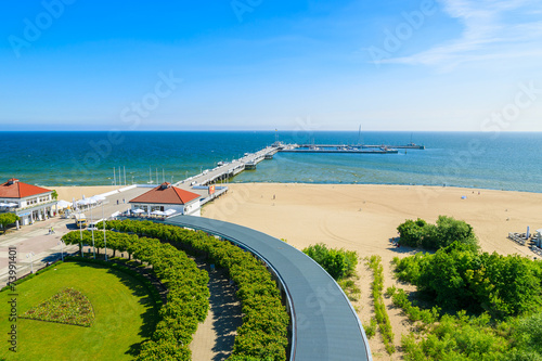 Dekoracja na wymiar  widok-na-plaze-i-molo-nad-morzem-baltyckim-w-miescie-sopot-polska