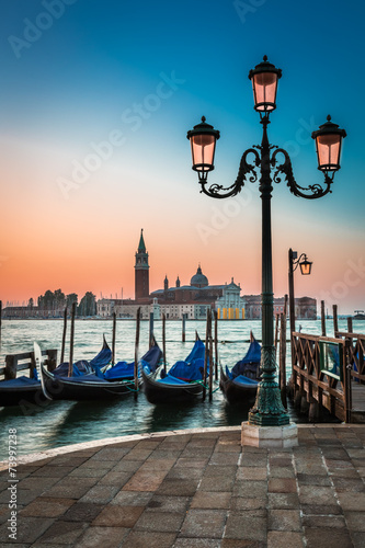 Naklejka na szybę Just before sunrise in Venice