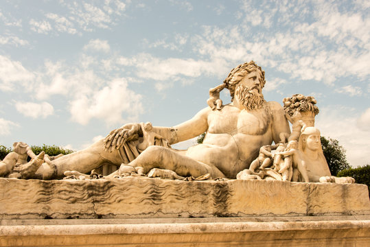 statua