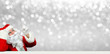 © Thaut Images - Leere Wand und Weihnachtsmann