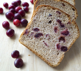 Bread with cranberries