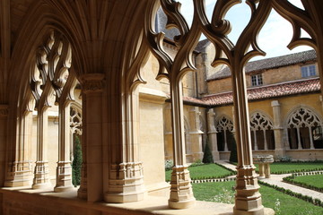 Cadouin-détail du cloître de l'abbaye