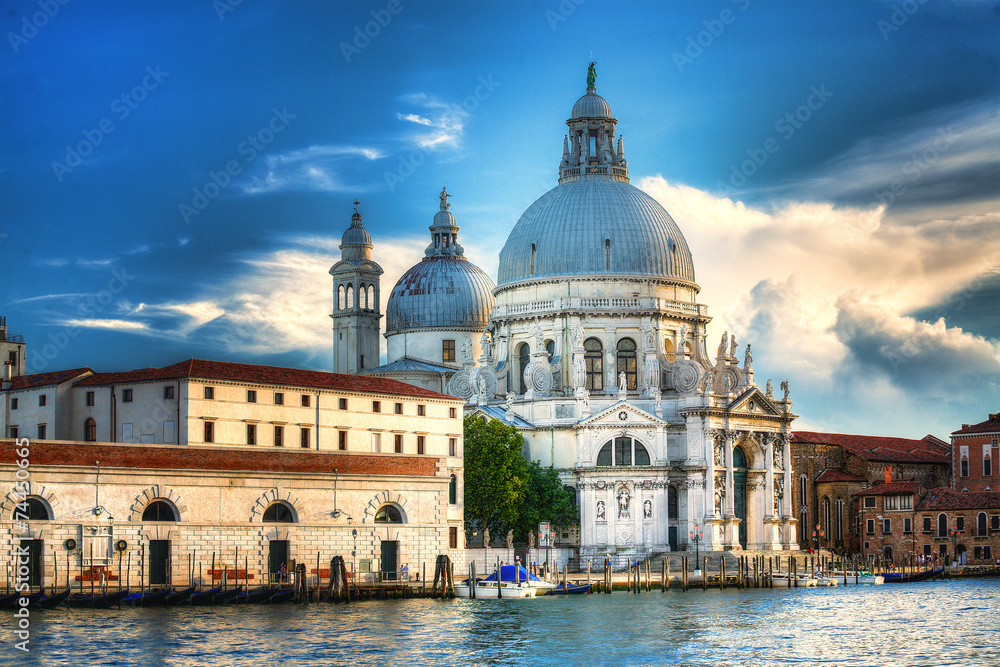 Widok na Bazylike Santa Maria della Salute Wenecja,Włochy. - obrazy, fototapety, plakaty 