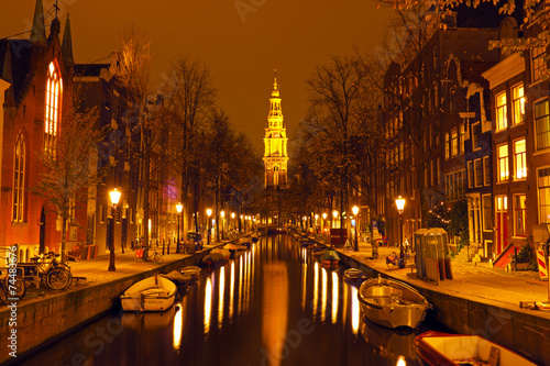 Fotoboard na płycie Zuiderkerk w amsterdamie holandia w nocy