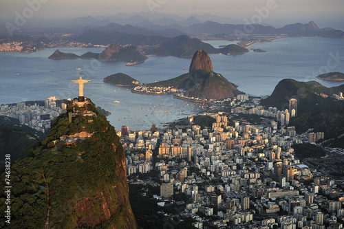 Fototapeta na szkło Widok z lotu ptaka Chrystusa, Sugarloaf, Guanabara Bay, Rio de Janeiro