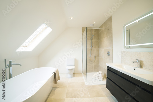 Láminas Interior View Of Beautiful Luxury Bathroom