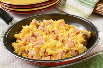 Canvas Print - Scrambled eggs with ham and cheese