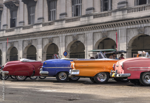 Naklejka na drzwi Classic american cars in Havana, Cuba