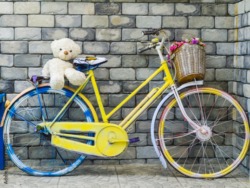 Nowoczesny obraz na płótnie fancy bicycle with cute bear doll