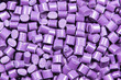 violettes Kunststoffgranulat