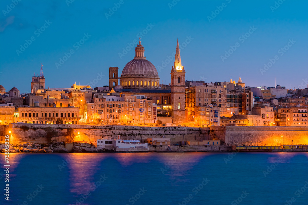 Valetta by night, Malta - obrazy, fototapety, plakaty 