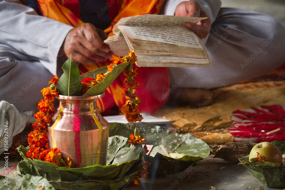 Brahmin reading hindu mantra in Nepal - obrazy, fototapety, plakaty 