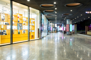 Canvas Print - storefront in shopping mall