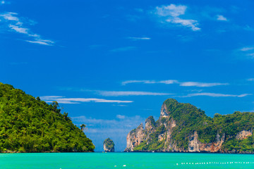 Canvas Print - High Cliff Idyllic Island