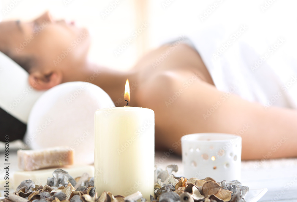 Aromaterapia, relaks w gabinecie odnowy biologicznej - obrazy, fototapety, plakaty 