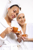 Fototapeta  - Kawa, relaks i uroda kobiety w salonie piękności