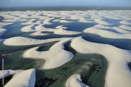 widok-z-lotu-ptaka-len-cois-maranhenses-park-narodowy-brazylia