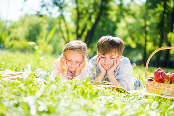 Wall Mural - Kids at picnic