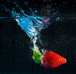 Wall Mural - fragola splash nero