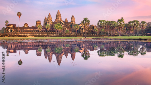 Fotografiet  Angkor Wat temple at sunrise, Siem Reap, Cambodia