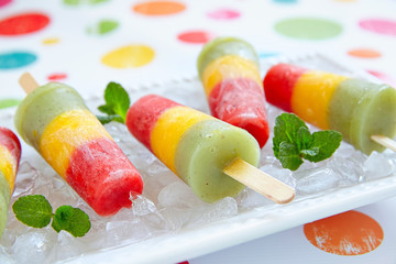 Wall Mural - Homemade pureed fresh fruit popsicles