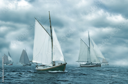 Fototapeta na wymiar Boats in the fog