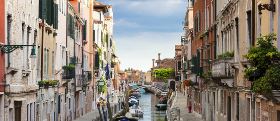 Wall Mural - Panoramic view of Venice canal