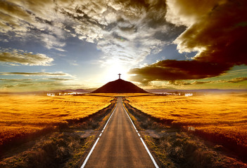 Wall Mural - aventuras y viajes por carretera.carretera y cruz en la colina