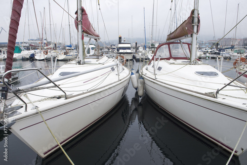 Naklejka dekoracyjna yacht moored in the port