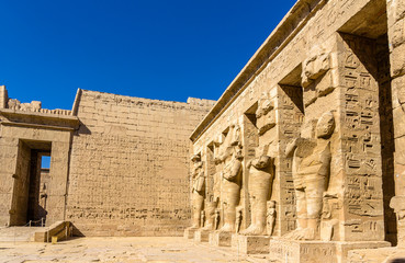 Canvas Print - Inside the Mortuary Temple of Ramses III near Luxor - Egypt