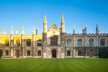 Cambridge, Corpis Christi University College (1352). University 