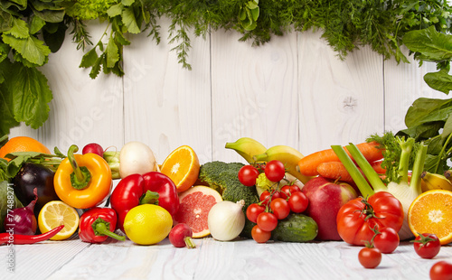 Naklejka ścienna Fruit and vegetable borders on white wooden old table