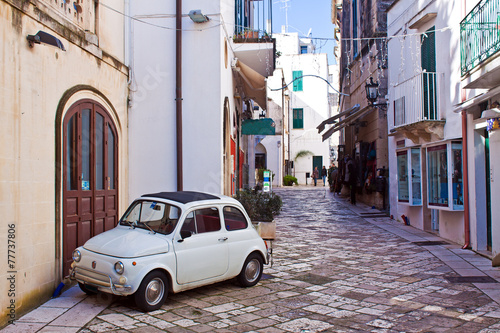 Fototapeta na wymiar alleyway of Otranto, Italy