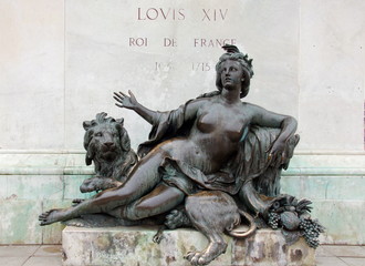 statue-place bellecour