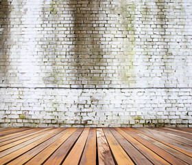 Poster - white brick wall and wood floor