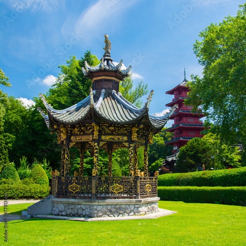 chinski-pawilon-i-japonska-wieza-w-brukseli