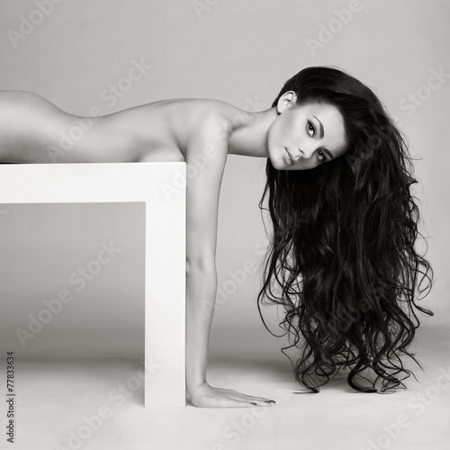 Naklejka - mata magnetyczna na lodówkę Elegant naked lady with long healthy hair